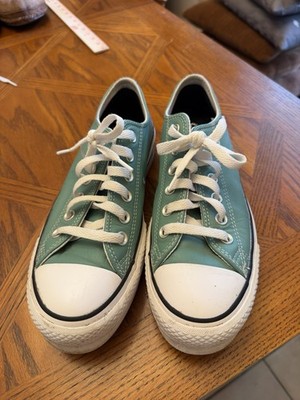 Converse Unisex Chuck Taylor All Star Leather Low Top sneakers Style A07861C
