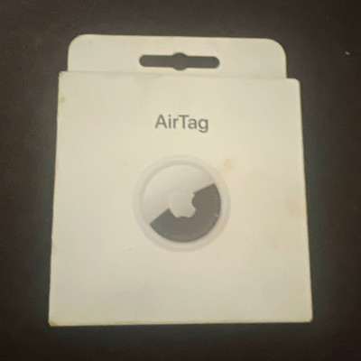 Apple AirTag Item Tracker Tracking Device (Retail Box) MPN AirTag