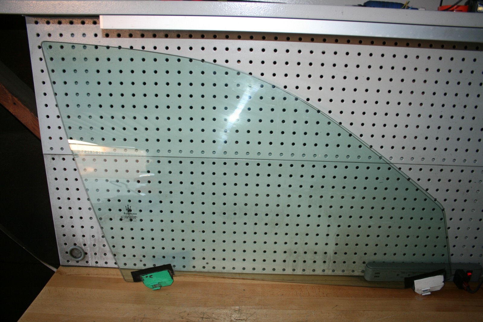 2007 MASERATI QUATTROPORTE M139 FRONT RIGHT RH SIDE DOOR GLASS WINDOW  OEM