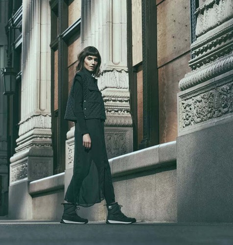 Bota de invierno Sorel Whitney II de encaje corto para mujer 1916841010 negra NUEVA - Imagen 2 de 10