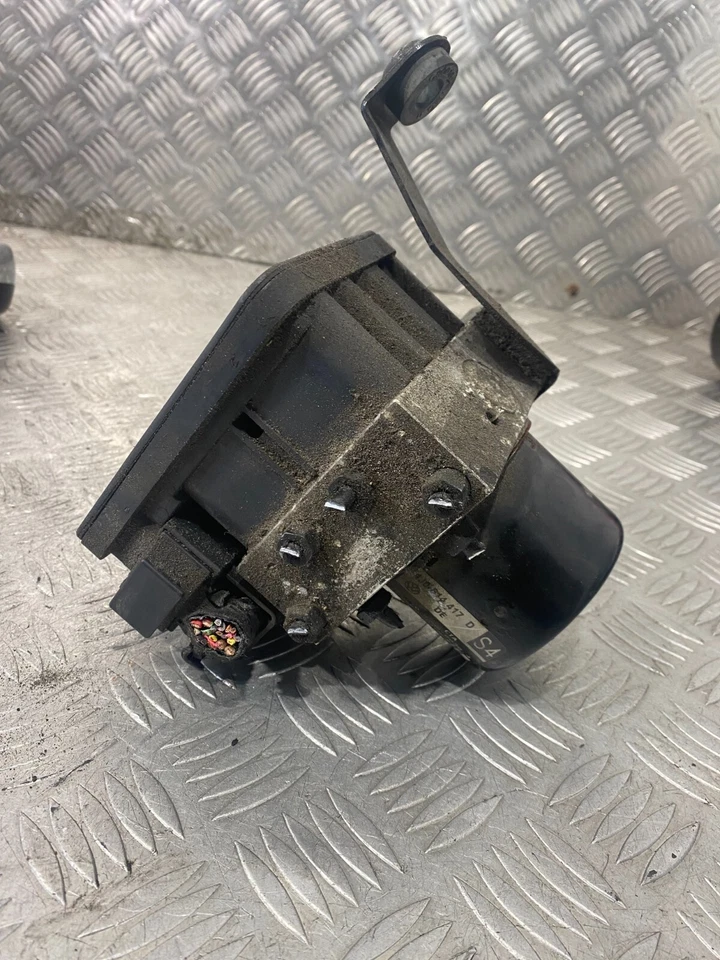 Seat Leon 2004 1,6 gasolina MK1 5 puertas bomba ABS 1J0614417D #10 Foto 4 de 4