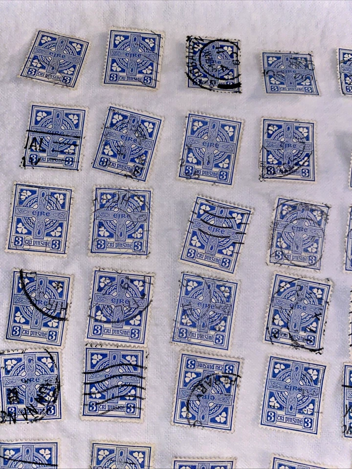 LOTE DE 93 SELLOS USADOS IRLANDESES SC# 111 3p CRUZ 1941 De colección Segunda Guerra Mundial Foto 2 de 4