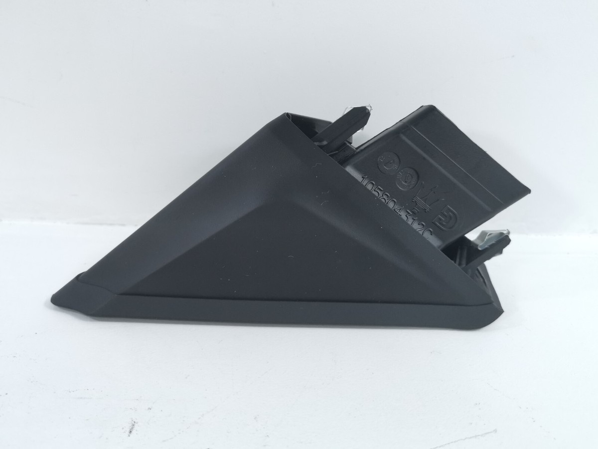 14-19 MASERATI QUATTROPORTE S FRONT RIGHT DOOR CORNER COVER TRIM