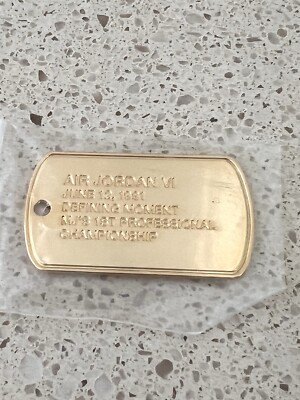 ぴ*ん様 JORDAN 6 ゴールド シューズ28.5cm箱有り　キーホルダー有 ぴ*ん様 JORDAN 6 ゴールド シューズ28.5cm箱有り キーホルダー有