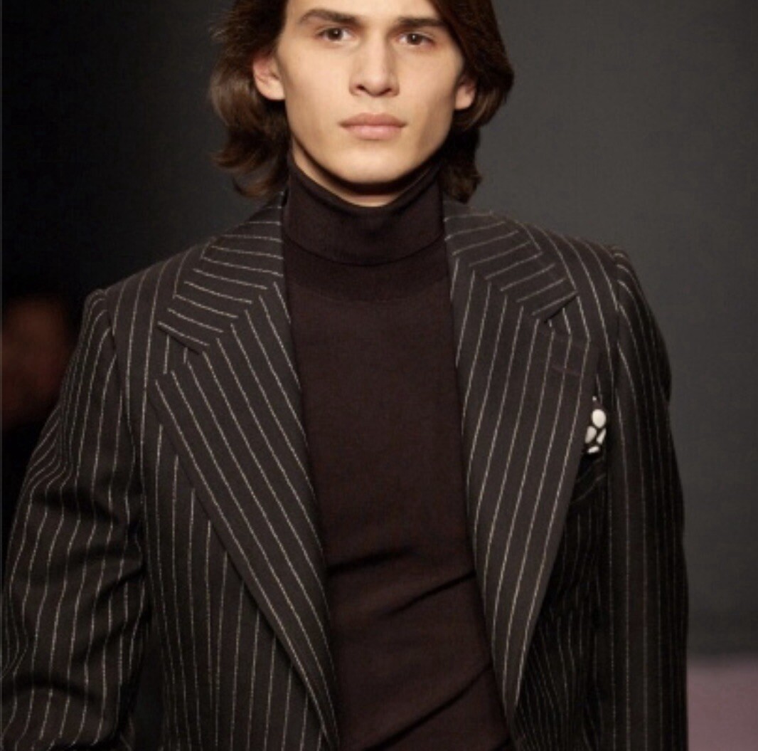 Tom Ford epoca Yves Saint Laurent AW03 Runway Tuta uomo gessato con lettere 52