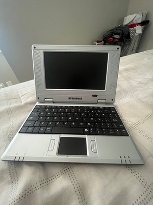 Sylvania SYNET7WID Netbook Mini Laptop   FOR PARTS / NOT WORKING   Battery Issue