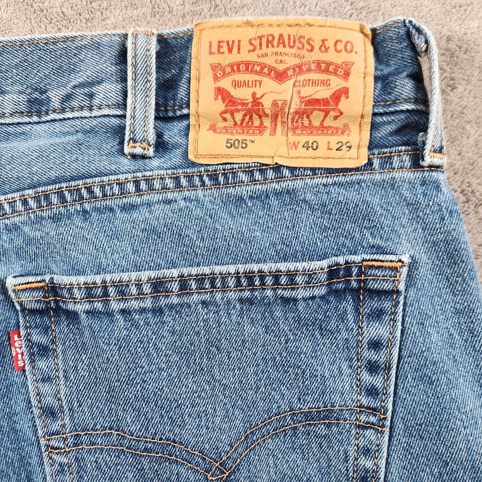 Levi's 505 Straight Fit Jeans Mens size 40x29 Blue Denim 5 Pocket thumbnail 4