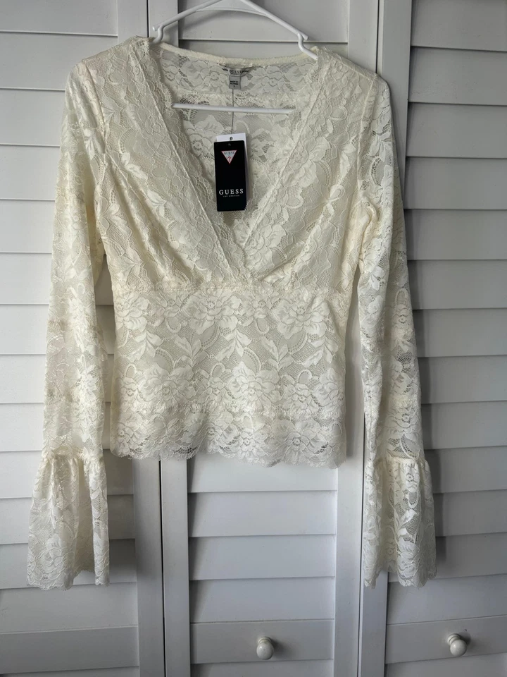 Blusa GUESS de renda manga sino creme gola V floral transparente tamanho P romântica - Imagem 4 de 4