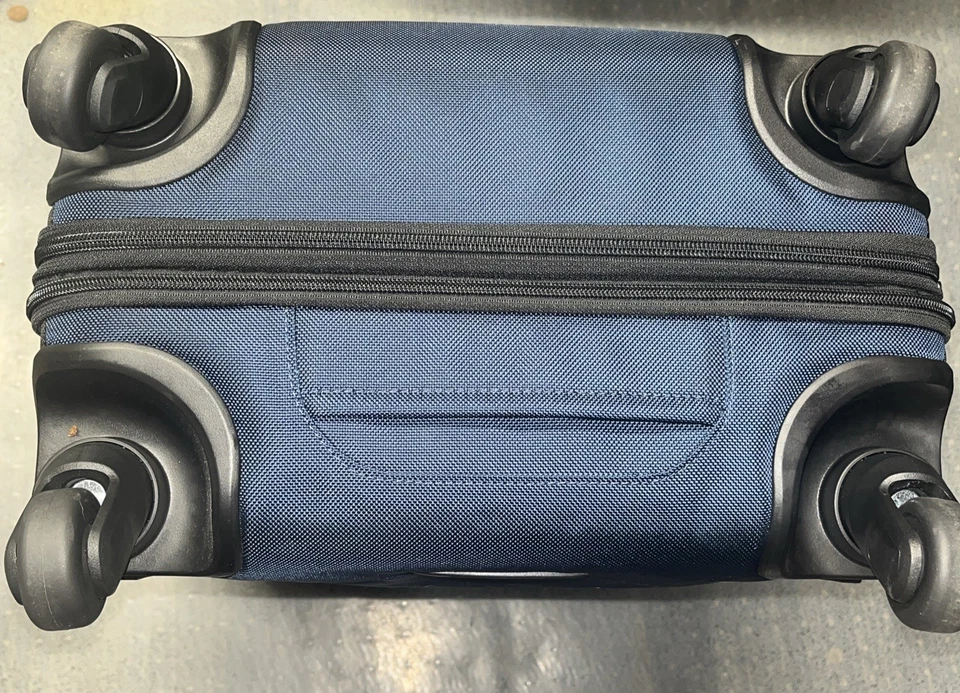 NEW Tumi Gen 4.2 CONTINENTAL Expandable 4 Wheel 137043-1596- NAVY BLUE - Image 2 of 4