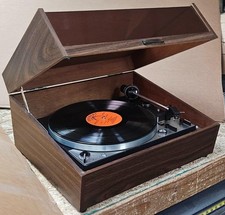 BEAUTIFUL DUAL 1229 AUTOMATIC TURNTABLE WITH WALNUT COVER J