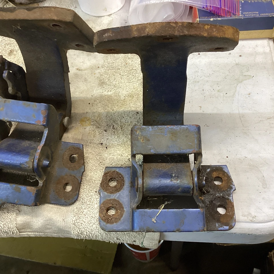 Chevrolet Impala Bel Air Biscayne 1961-1964 Juego de bisagras de puerta 2 puertas, convertible Foto 2 de 4