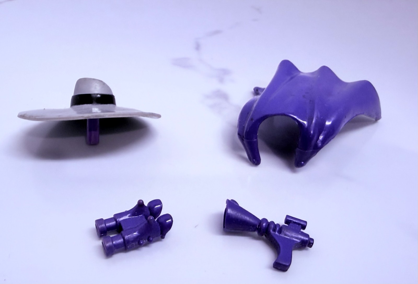 Darkwing Duck accessory lot - spinning hat, cape, blaster and binoculars