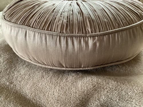 Round Pleated Pillow Pleated Pintuck Button Center Pale Gold 13.5 diameter - Picture 2 of 3