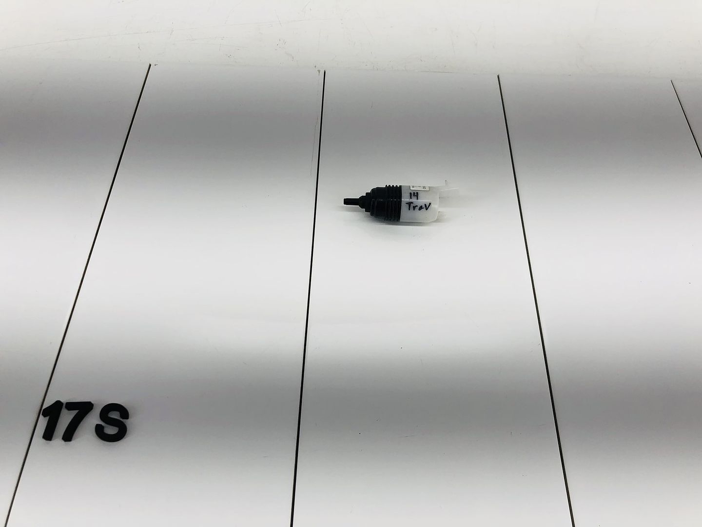 0917 CHEVROLET TRAVERSE FRONT WINDSHIELD WIPER WASHER FLUID PUMP OEM