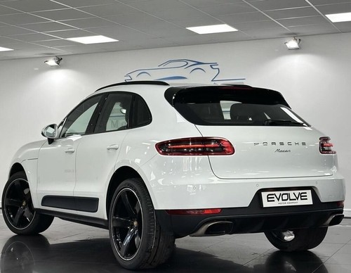 2018 18 PORSCHE MACAN 2.0T SUV 5DR PETROL PDK 4WD EURO 6 (S/S) (252 PS) - Picture 2 of 24