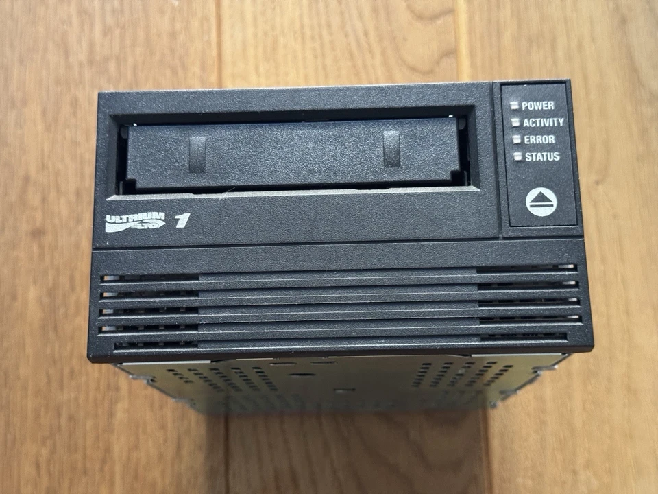 Sauvegarde sur bande LTO LTO1 Dell Seagate STU42001LW Ultra SCSI - Immagine 3 di 4