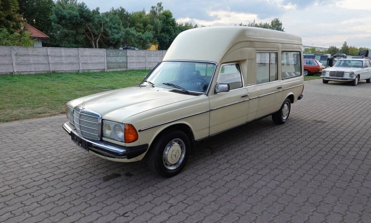 1982 Mercedes W123 300D Kombi Ex Ambulance Diesel Estate