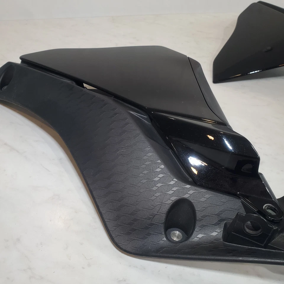 OEM 2015-2019 YAMAHA YZF R1 M CARENAGEM LATERAL CAPAS CAPUZES PAINÉIS ESQUERDO DIREITO Conjunto - Imagem 3 de 4