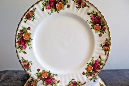 4 Royal Albert 26cm dinner plates 'old country roses' early 1962 backstamp - Picture 2 of 4
