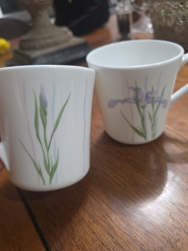Vintage Corning Ware Corelle Shadow Iris Floral Coffee Tea Cup Mug Set of 2 USA