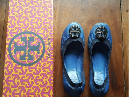 TORY BURCH WOMEN'S CAROLINE MESTICO ELASTIC LEATHER FLATS-BLUE, Size 8 - Picture 1 of 5