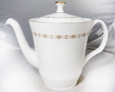 GOLDEN DIADEM H5270 by Minton Coffee Pot 8'' tall NEW NEVER USED made in England
