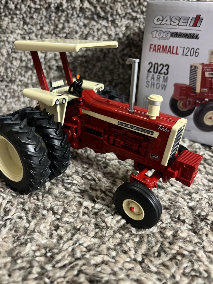 2023 ERTL Case IH 1/32 Farmall 1206 Farm Show Edition NEW!! - Image 2 of 4