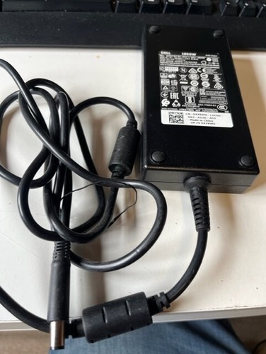 Dell 180W 19,5V 9,23A AC DC Laptop Netzteil Ladegerät 047RW6 47RW6 LA180PM180