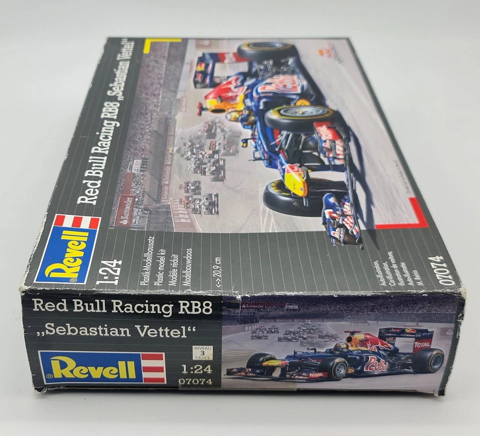 Revell Red Bull Racing RB8 Sebastian Vettel Modellbausatz 1:24 NEU & OVP - Bild 3 von 4