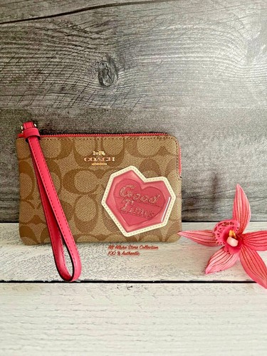 Coach C7290 Signature Disco Patch Corner Zip Wristlet Good Times Khaki Clutch