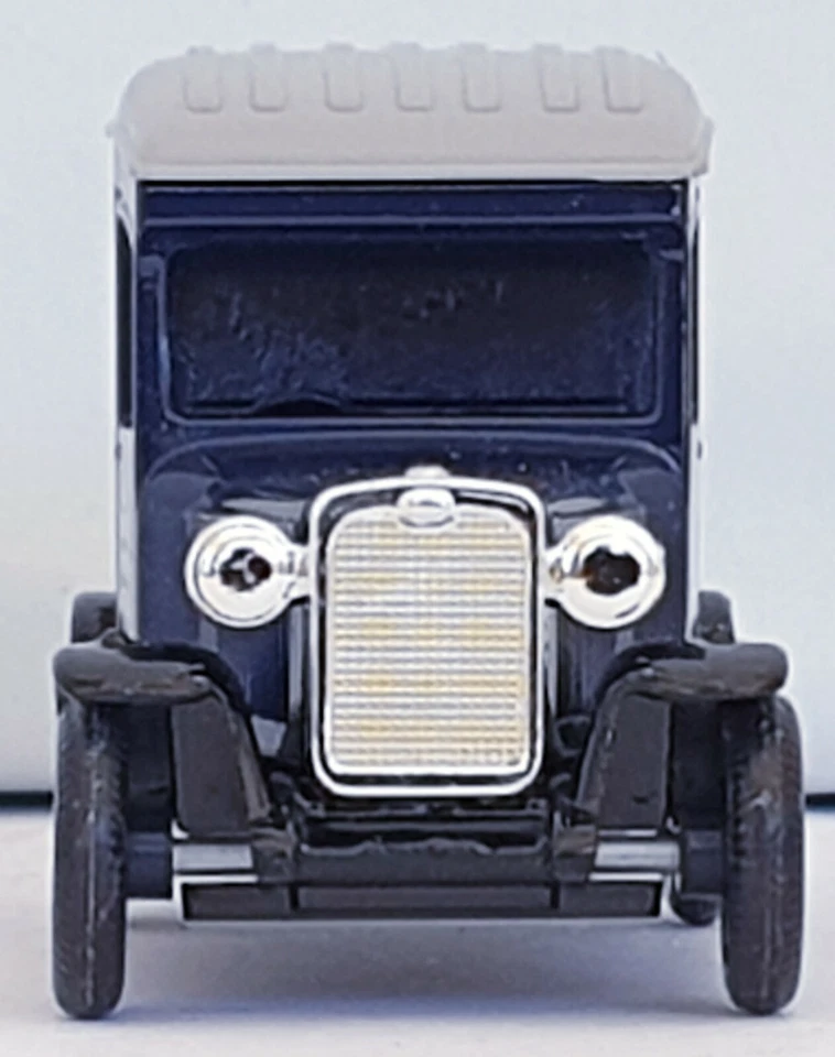 Coche diecast Days Gone Classic 1934 Chevrolet Van “MAGGI SOUPS” hecho en Inglaterra Foto 4 de 4