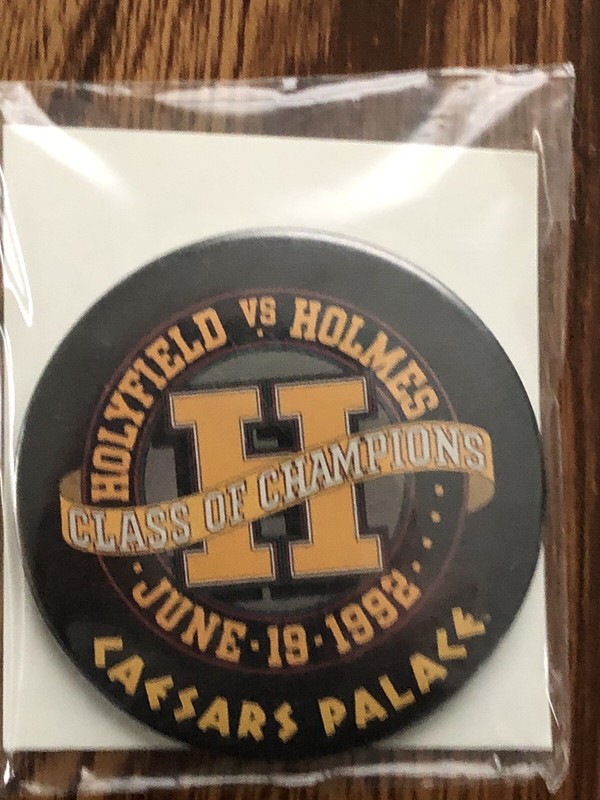HOLYFIELD vs HOLMES JUNE 19, 1992 CAESARS PALACE PIN BACK