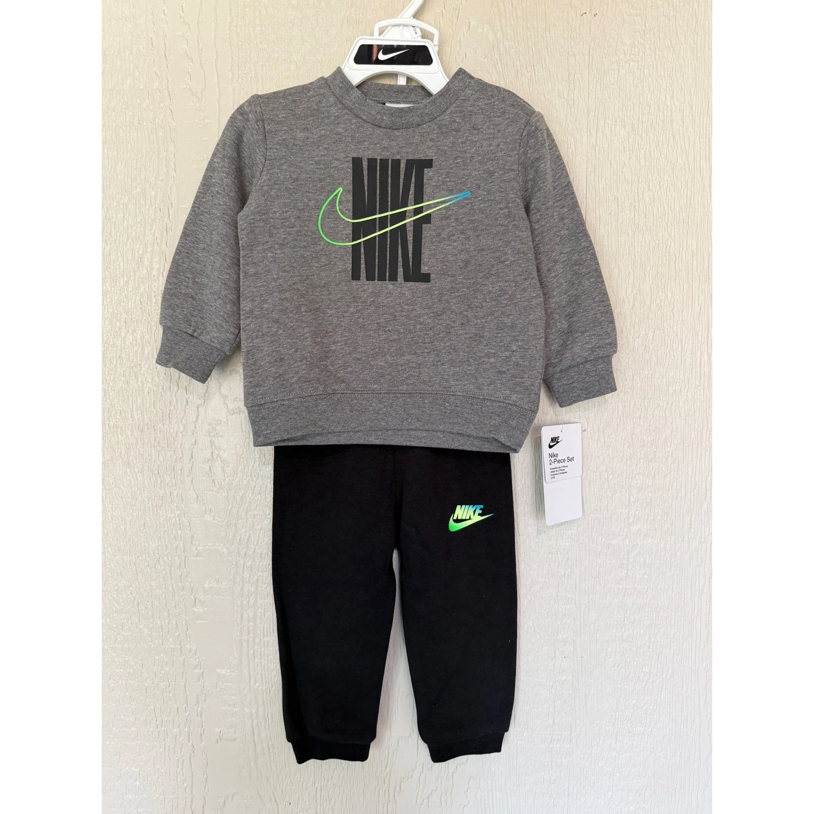 Nike Infant Boys 2 Piece Set Gray Sweatshirt Black Joggers 12M NWT's MSRP $48