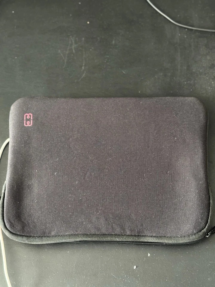 Apple MacBook Pro 13,3" (Intel Core i5 8ème Gén., 2,3 GHz, 8 Go RAM, 256 Go SSD) - Photo 3/4