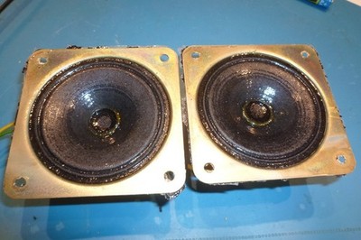 Aus Magnat Super Bull: Zwei Mitteltöner Goodmans Made in England, 8Ohm, gut!