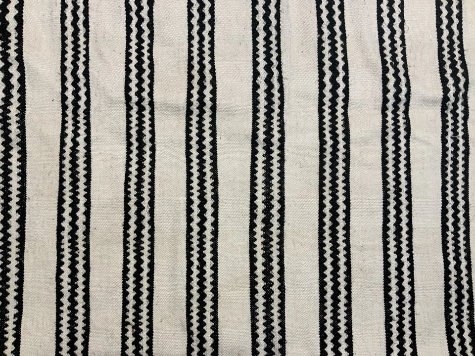 Alfombra bereber hecha a mano - Alfombra de lana argelina vintage - Rayas blancas y negras Foto 4 de 4