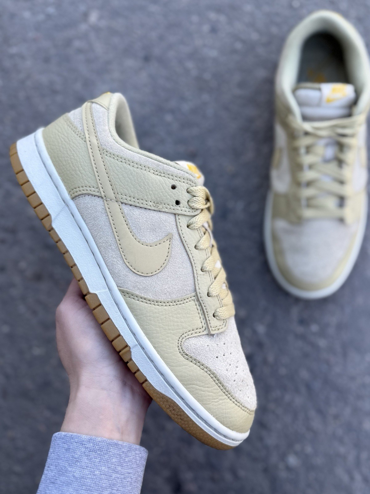 Nike Dunk Low DZ4513-200 Trainers Men UK 6.5 Khaki Gum Suede