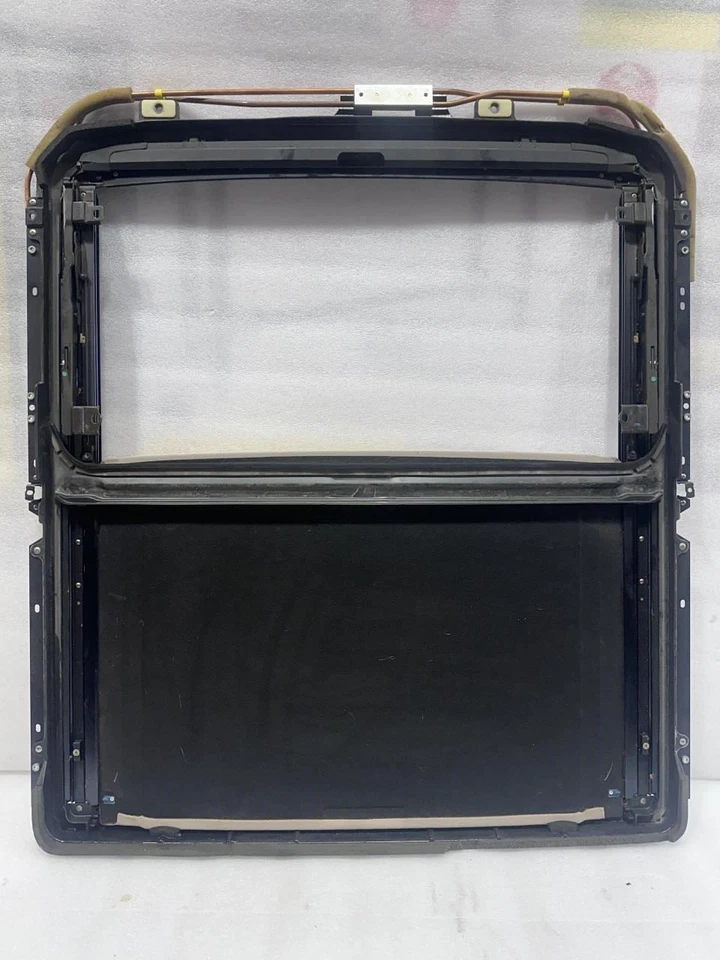 1995 1996 1997 1998 1999 2000 LEXUS LS400 BARE SUNROOF TRACK WITH BEIGE SHADE - Image 4 of 4