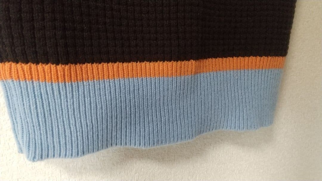 Uniqlo x Marni Popcorn Knit V-Neck Vest M Used Fashion thumbnail 5