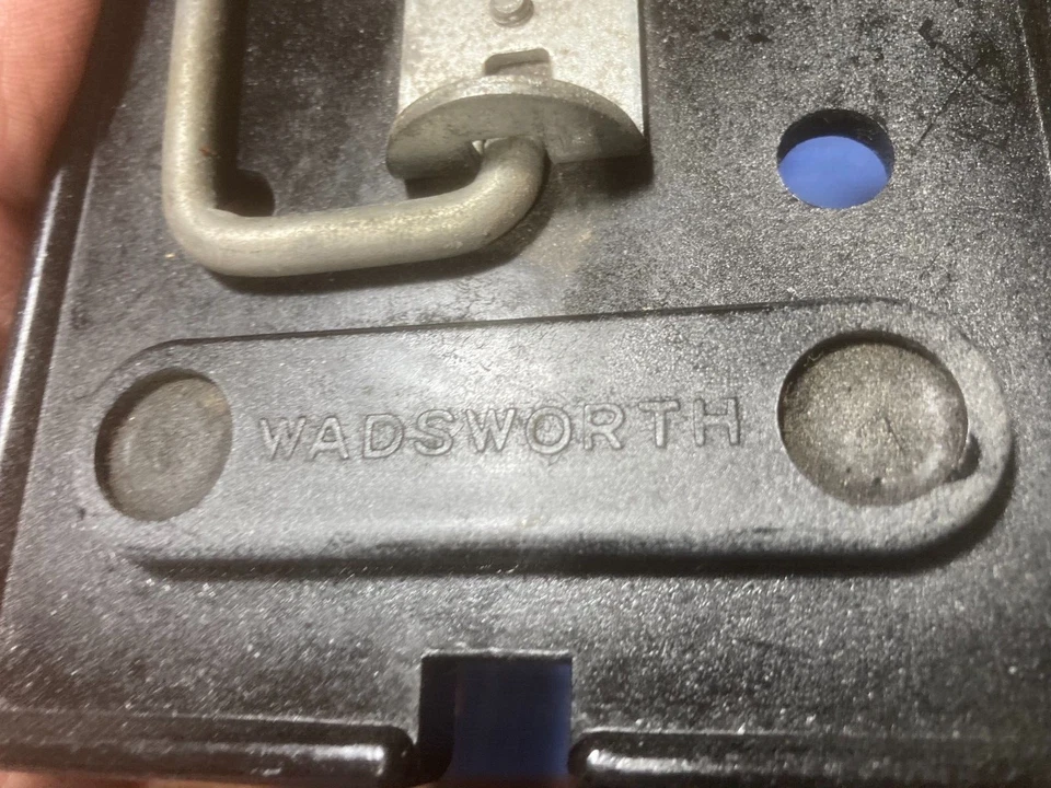 W2 8056 WADSWORTH 100 АМПЕР ГЛАВНЫЙ 120-240 ВОЛЬТ ВЫДВИЖНОЙ ПРЕДОХРАНИТЕЛЬ РАЗЪЕДИНИТЕЛЬ - Изображение 2 из 4