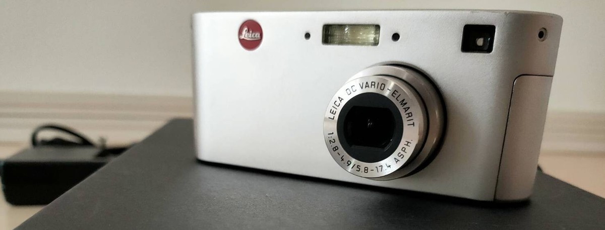 RARE Leica D-LUX Compact Digital Camera Silver 1st Generation 2003