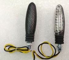 FRECCE  LED CARBON LOOK UNIVERSALI CON  VETRO BIANCO 1 COPPIA 8596A