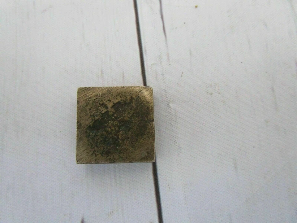 ANTIGUO DISEÑO FLORAL GRABADO CAMPANA PESADA METAL/TINTE BRONCE/SELLO D7 Foto 4 de 4