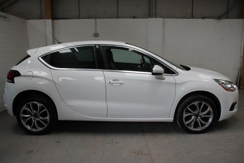 2015 DS Automobiles DS 4 1.6 BlueHDi DStyle Nav Euro 6 (s/s) 5dr HATCHBACK Diese - Picture 4 of 19
