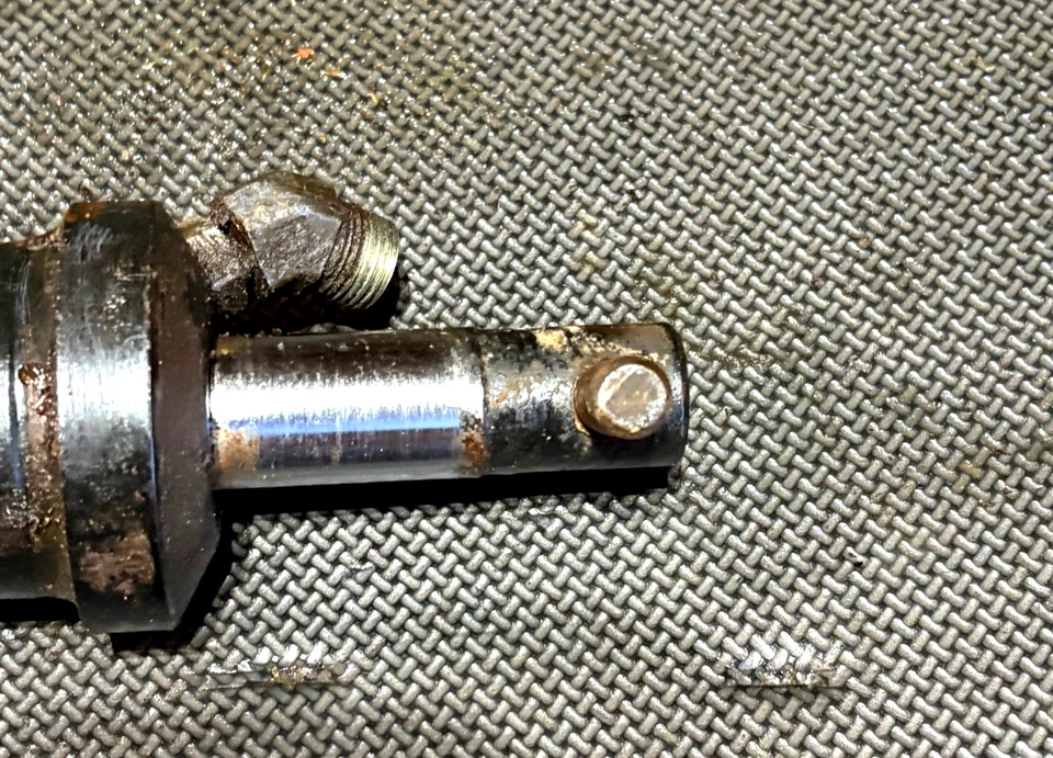 Cilindro elevador hidráulico trasero cortacésped carrete John Deere 2653A TCA22838 Foto 2 de 2