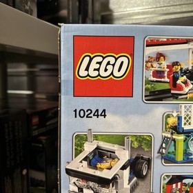 Lego 10244 Fairground Mixer NEW!! SHIPS FAST!!