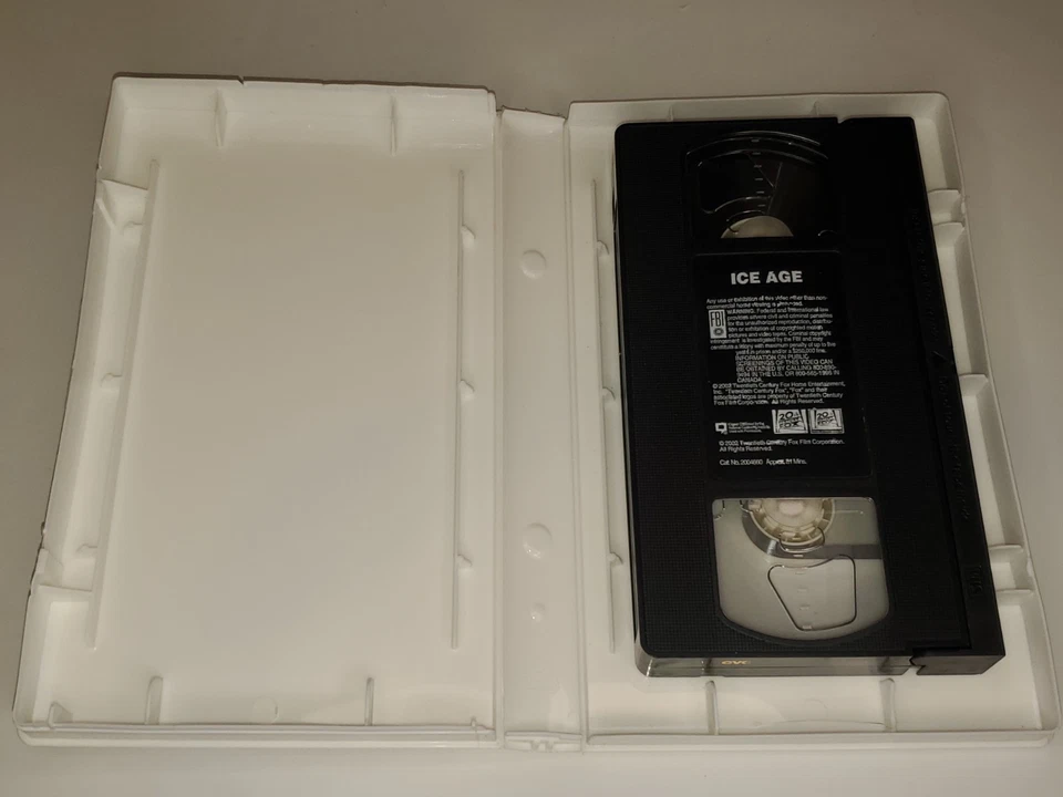 Vintage 2002 ICE AGE VHS Movie Includes Bonus Short "Scrats Mising Adventure" PG - Image 4 of 4