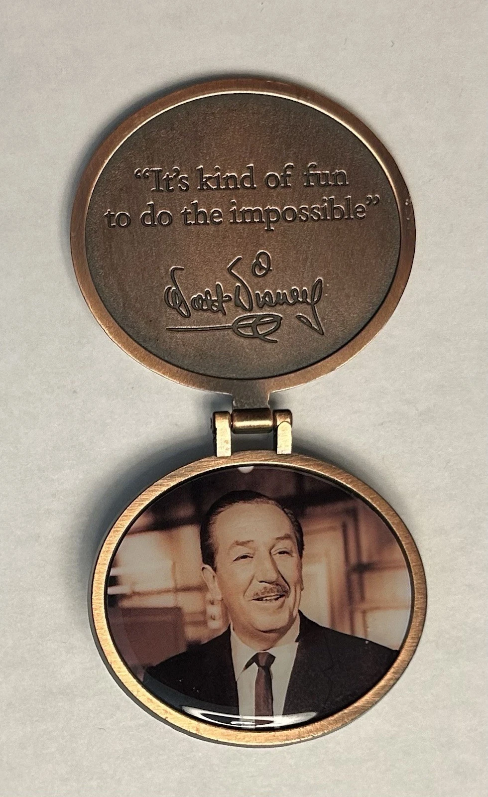 Disney - Walt Disney - It's Kind of Fun To Do The Impossible Hinged Castle Pin
