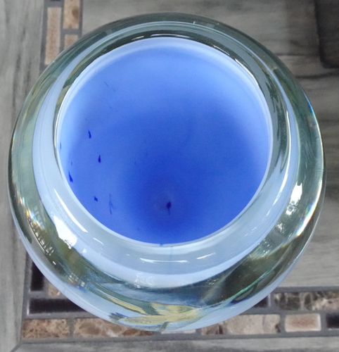 Signed 1981 Gato Toan Klein Cased "Geese in Flight" Overlay Art Glass Vase - Picture 11 of 18