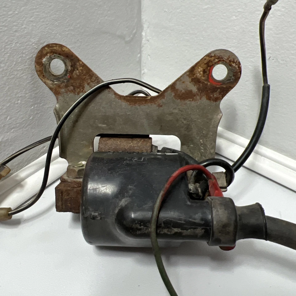 Оригинальный кронштейн для крышки свечи зажигания катушки зажигания 80 Honda XL80S XR 80 75 в сборе - Изображение 2 из 4